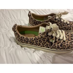 Cariuma Leopard Cheetah Sneakers 8.5 EUC